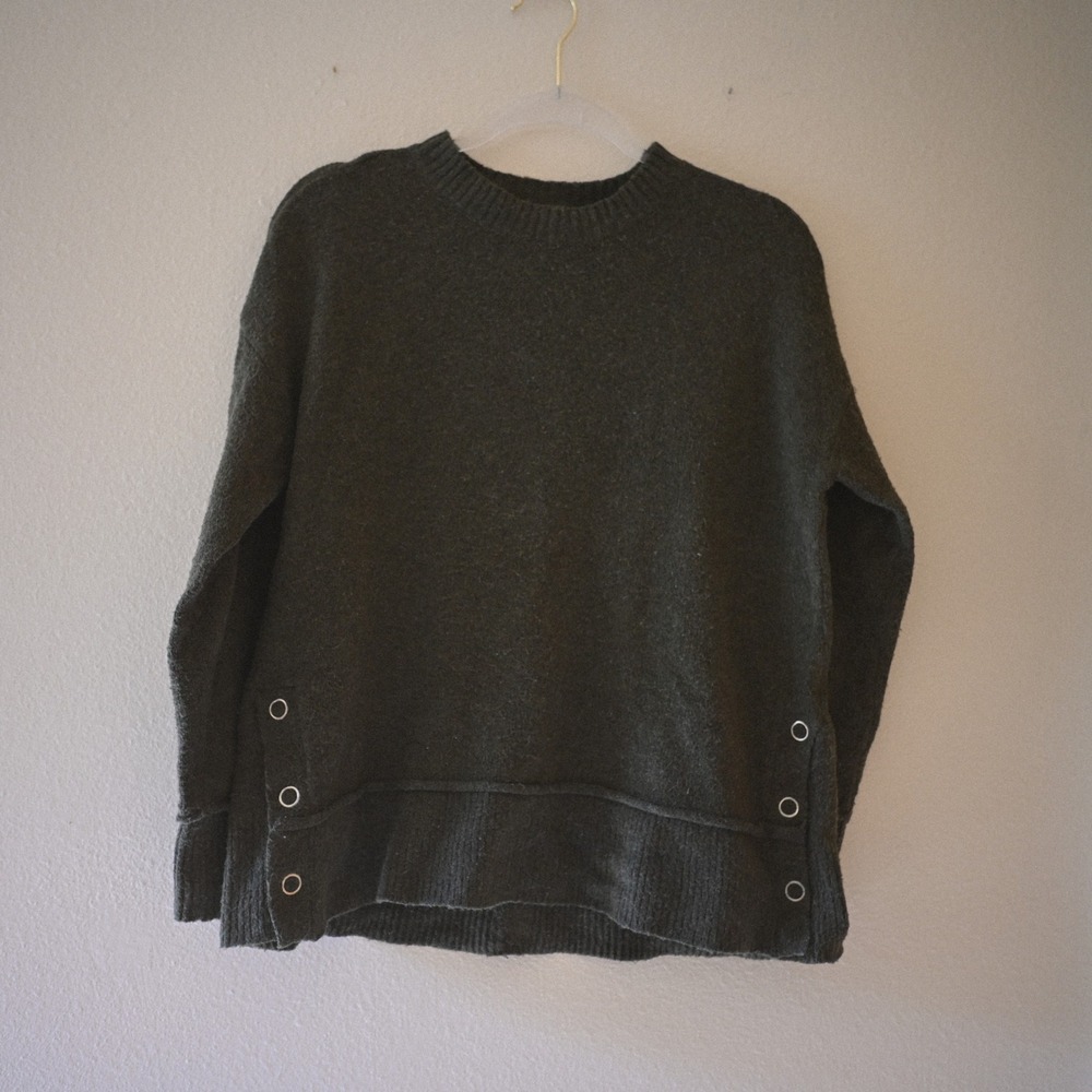 a.n.a Womens Knit Crewneck Sweater Charcoal Olive Grommet Side Hem Small